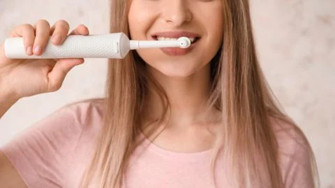 Hướng dẫn sử dụng bàn chải điện đúng cách