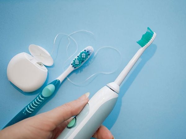 Những sai lầm khi sử dụng bàn chải điện